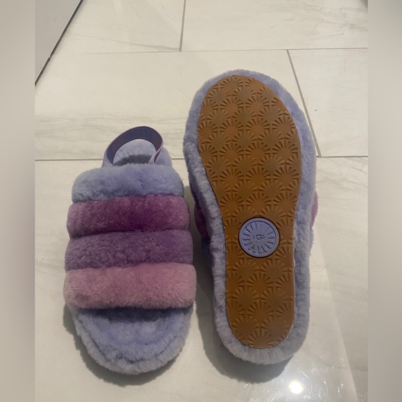 UGG Women’s Fluff Yeah Slide in Purple Ombré Sheepski - Picture 4 of 8